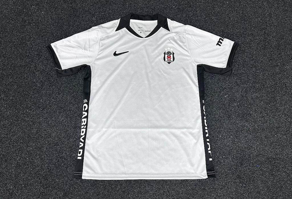 BEŞIKTAŞ PRIMERA EQUIPACIÓN 26/27 Manga Corta
