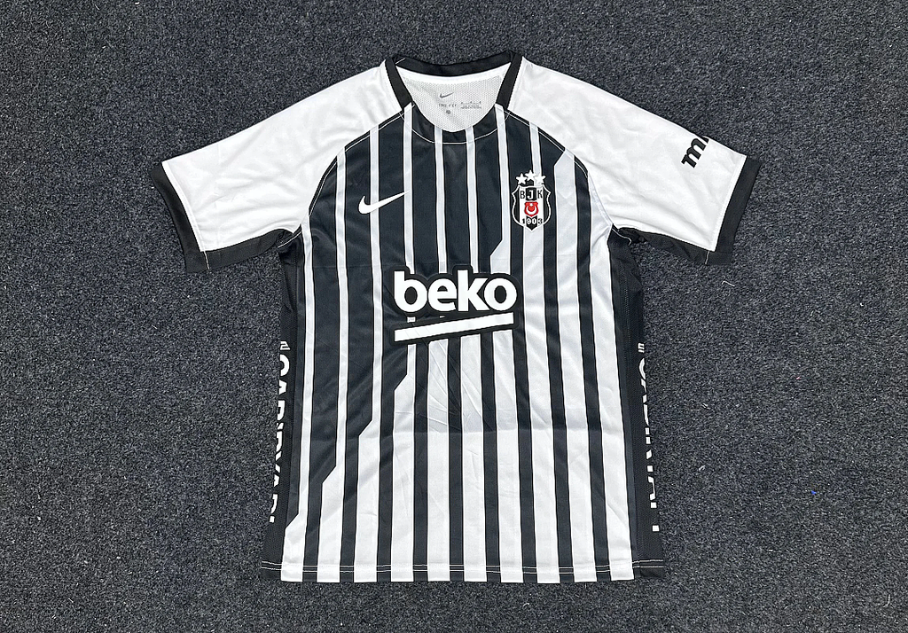BEŞIKTAŞ SEGUNDA EQUIPACIÓN 26/27 Manga Corta