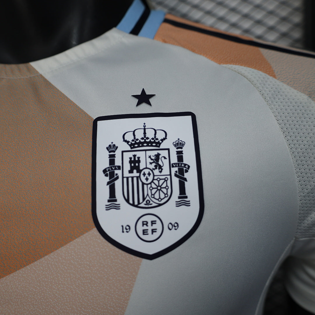 ESPAÑA CAMISETA PREPARTIDO 26/27 Manga Corta
