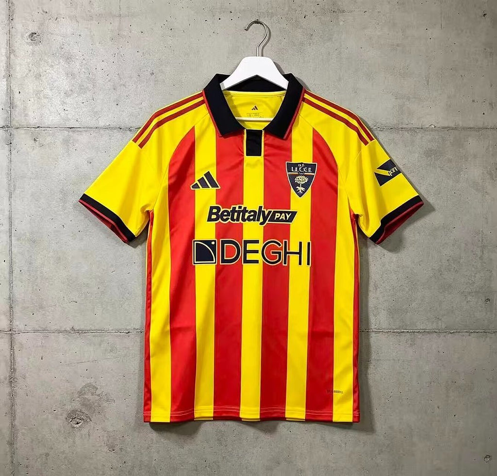 LECCE PRIMERA EQUIPACIÓN 26/27 Manga Corta