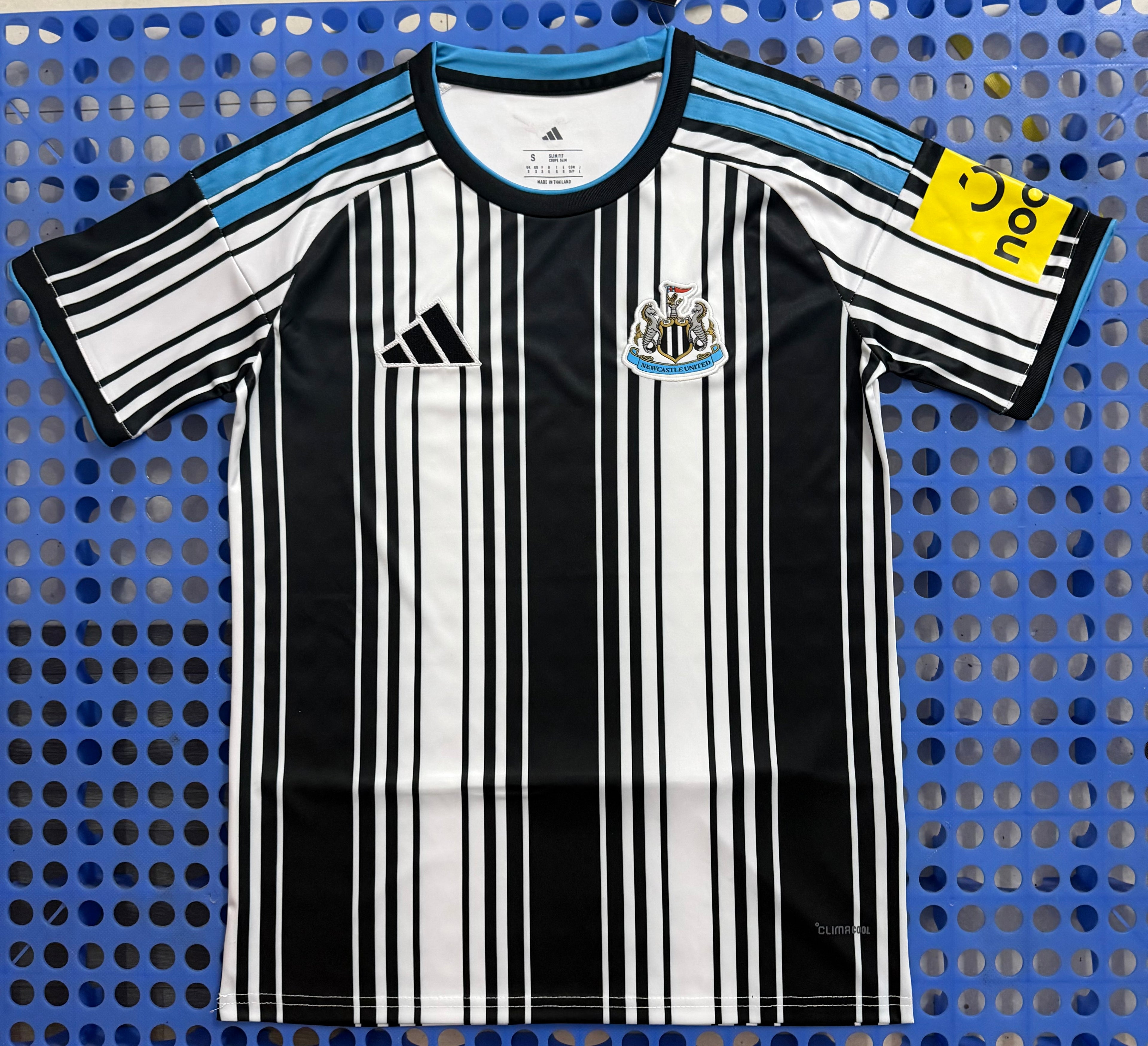 CAMISETA NEWCASTLE PRIMERA EQUIPACIÓN 26/27