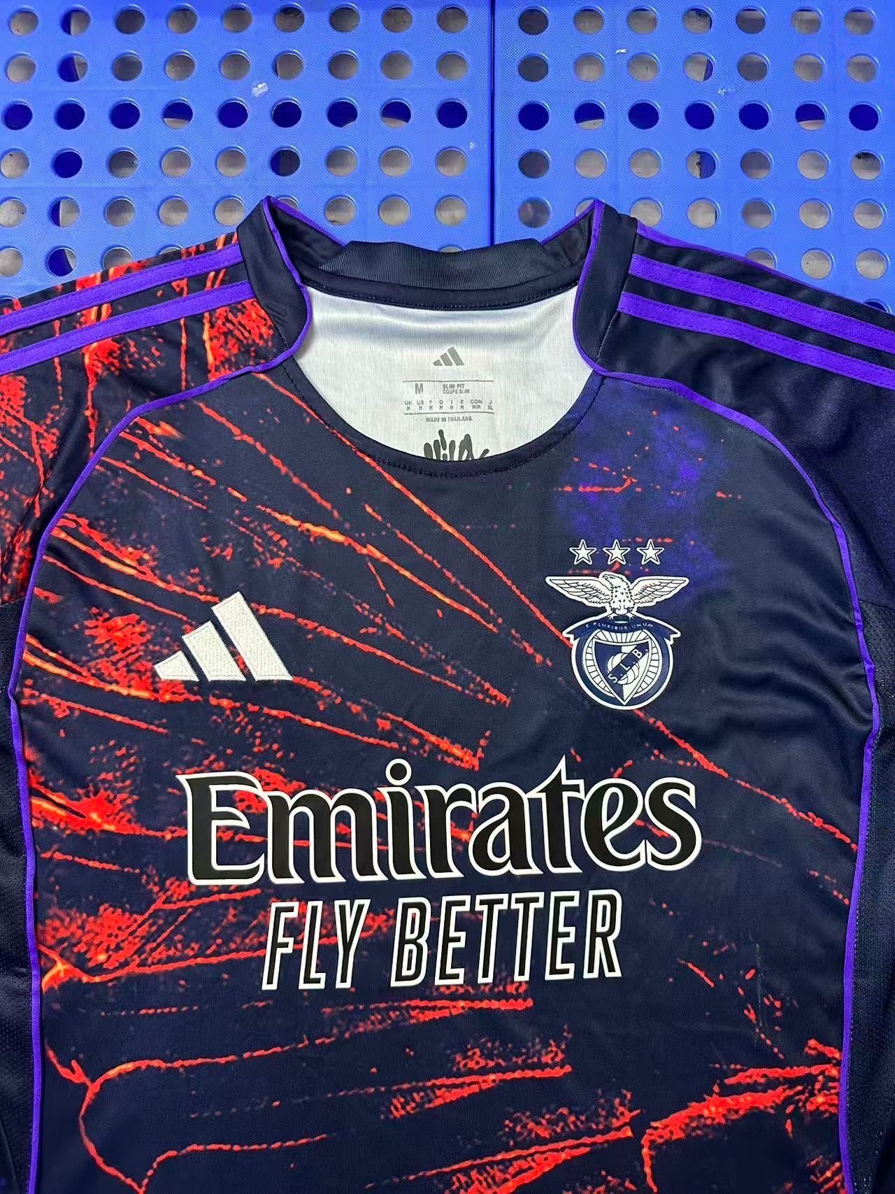 CAMISETA BENFICA EDICIÓN ARTE URBANO