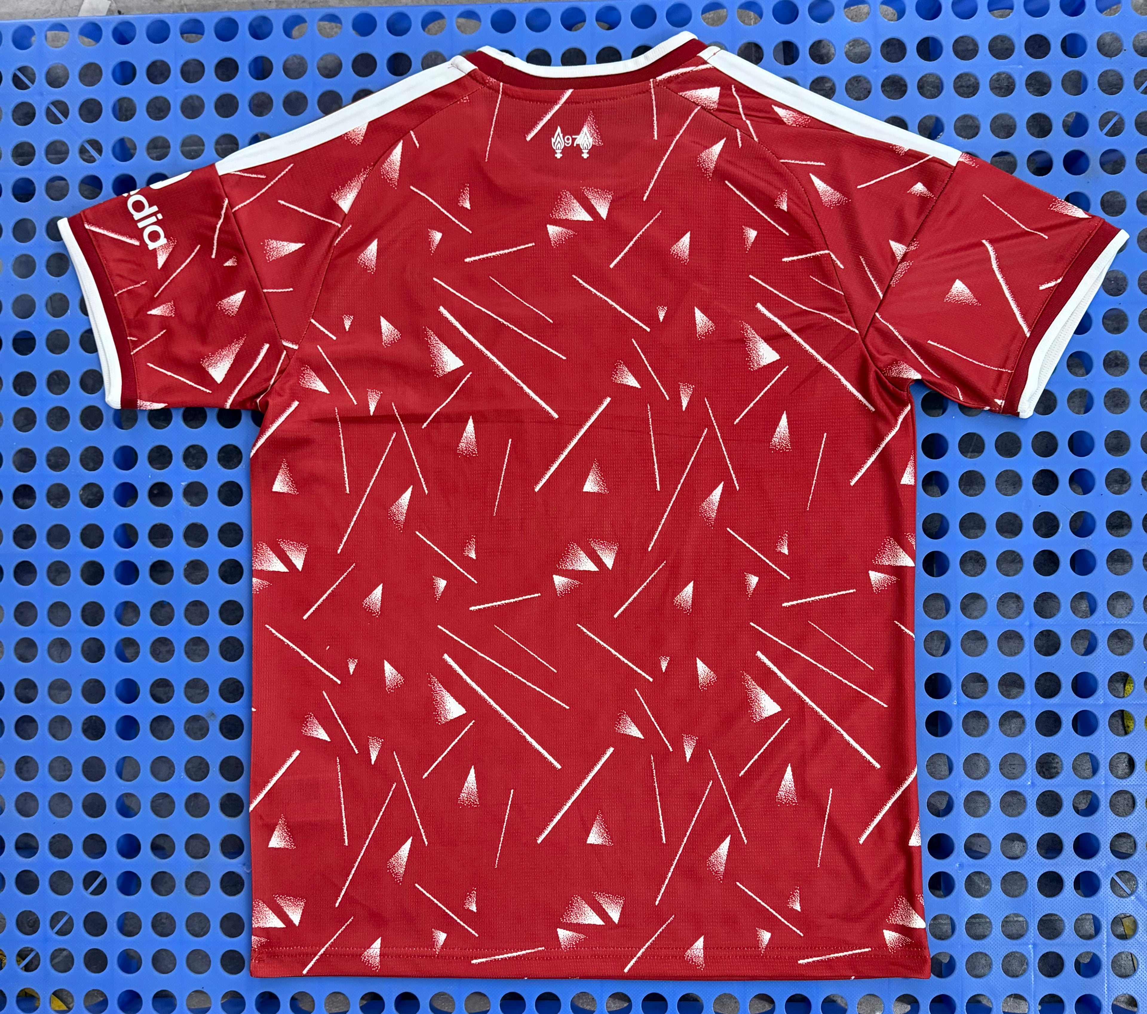 CAMISETA LIVERPOOL PRIMERA EQUIPACIÓN 26/27