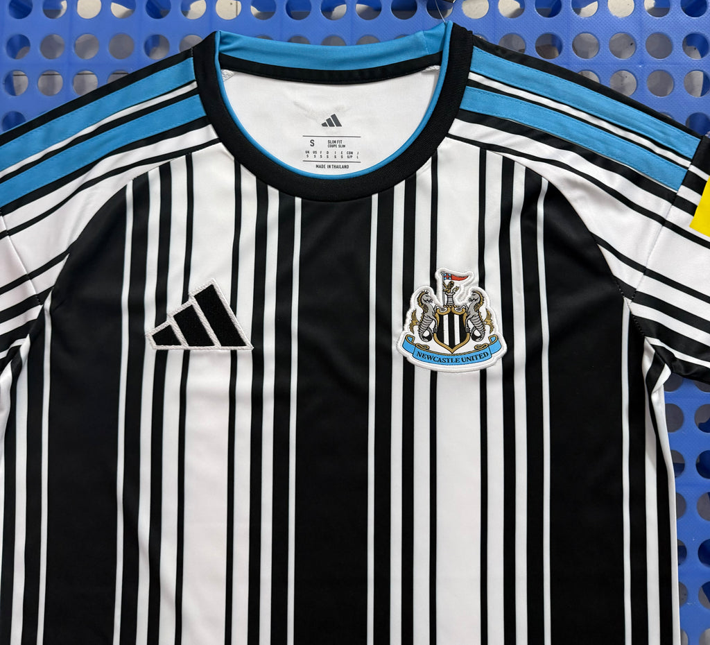 CAMISETA NEWCASTLE PRIMERA EQUIPACIÓN 26/27