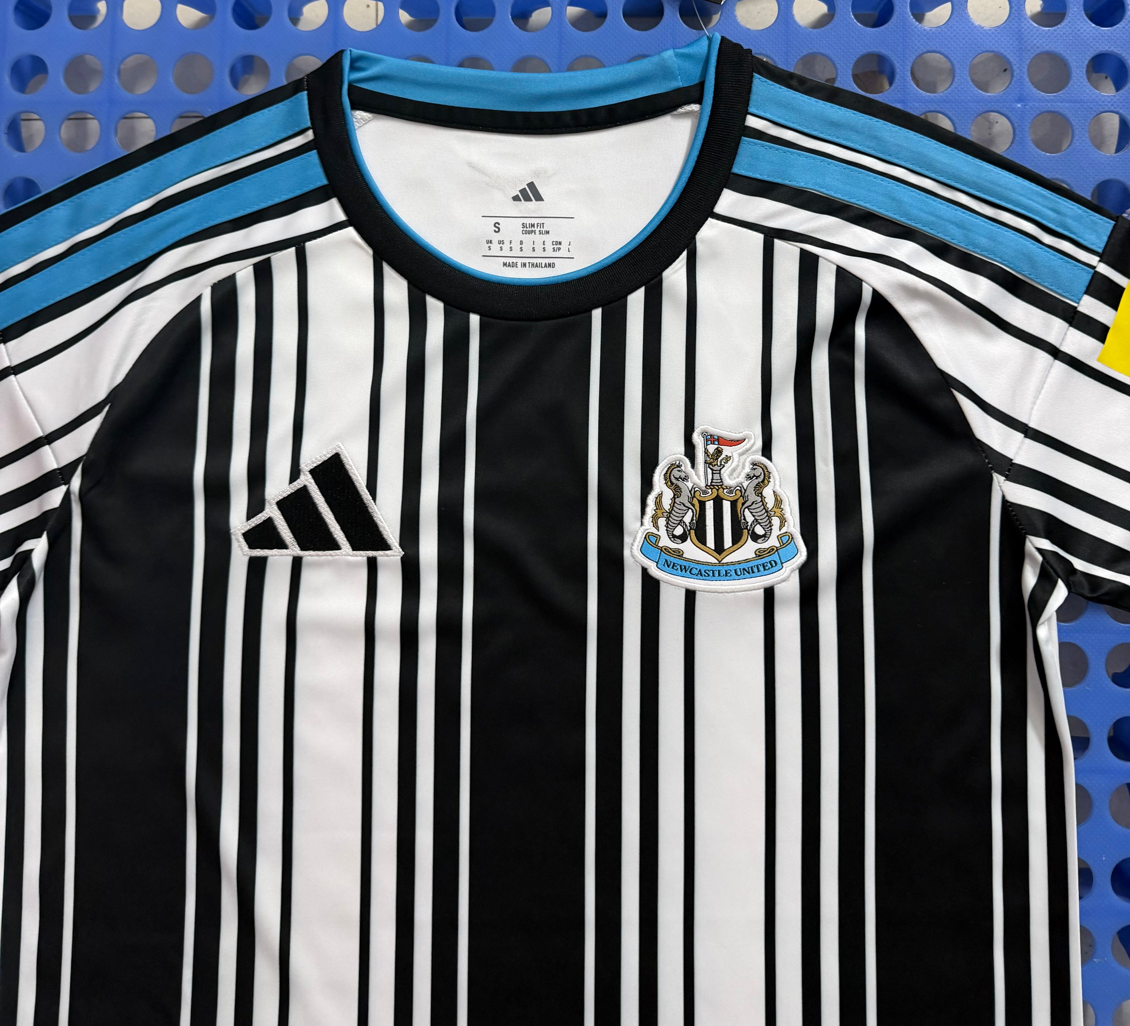 CAMISETA NEWCASTLE PRIMERA EQUIPACIÓN 26/27