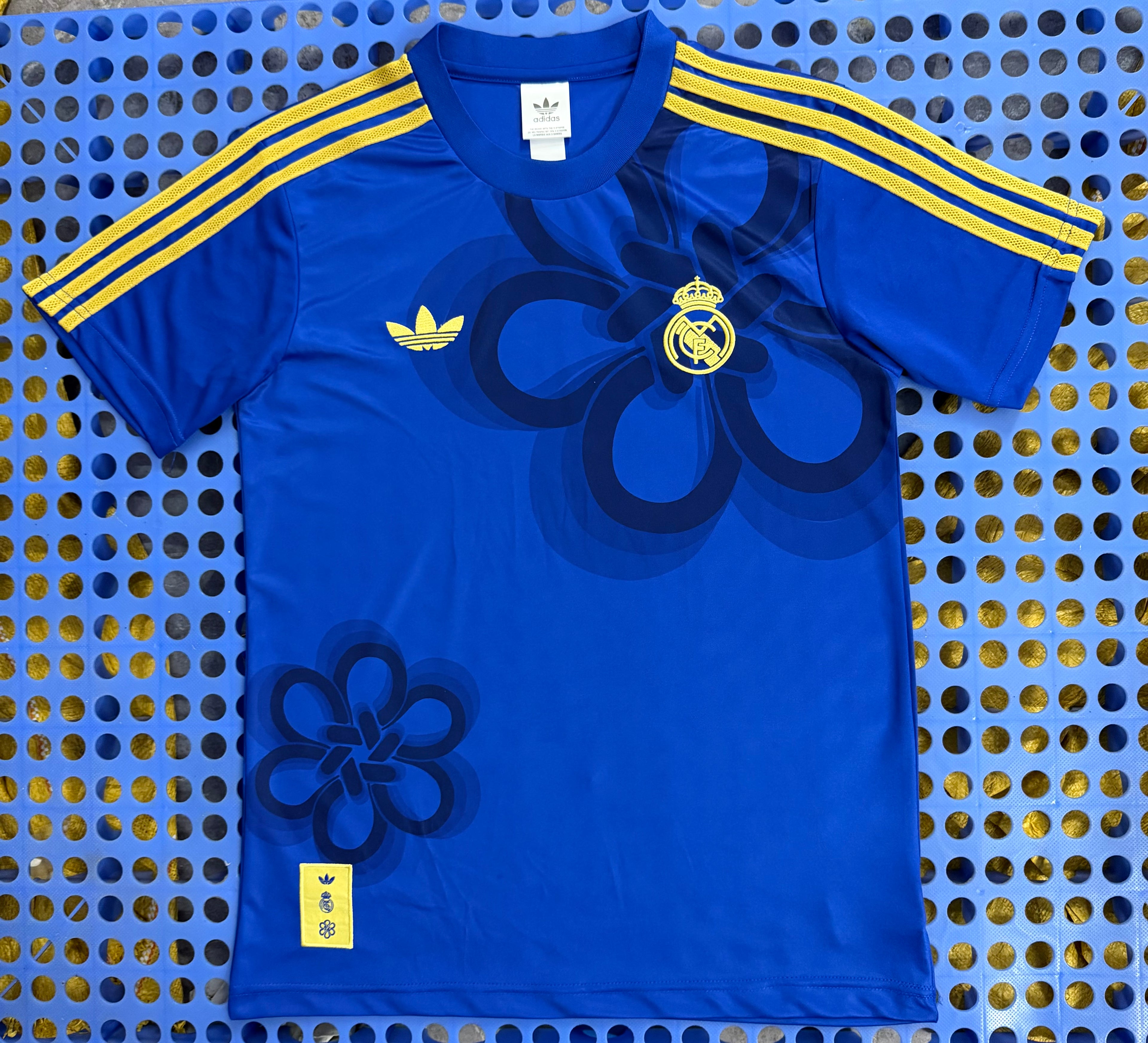 CAMISETA REAL MADRID EDICIÓN AÑO NUEVO