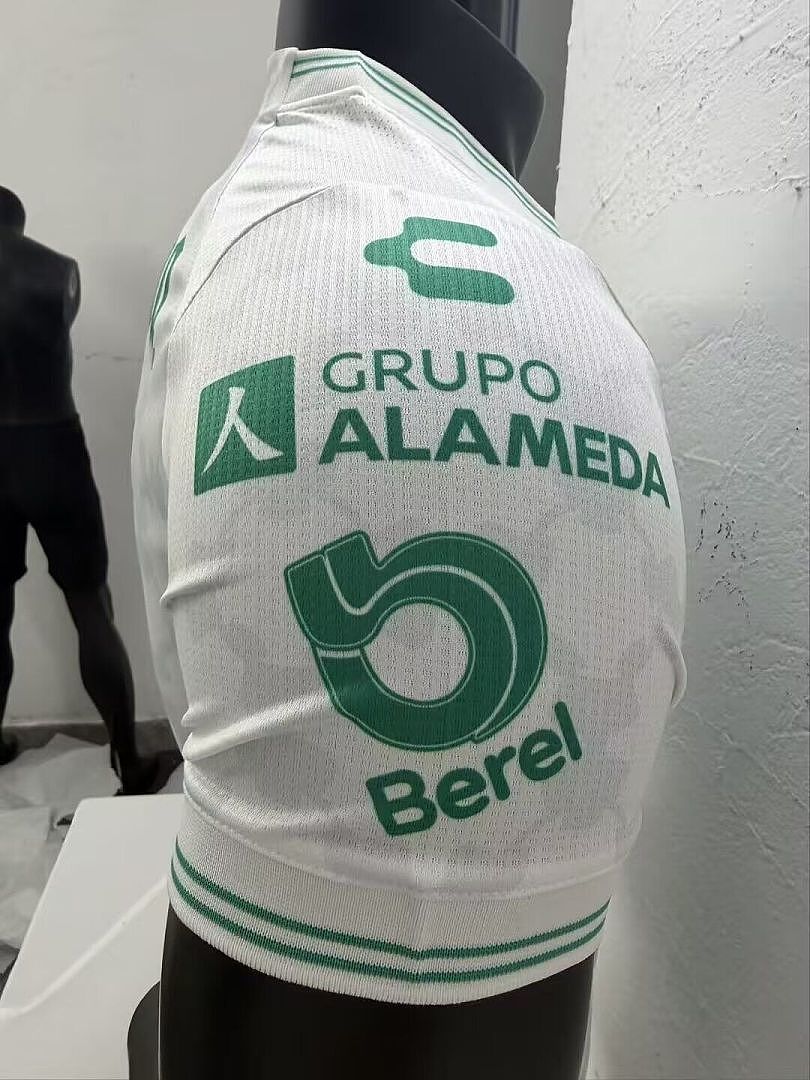SANTOS LAGUNA SEGUNDA EQUIPACIÓN 26/27 Manga Corta